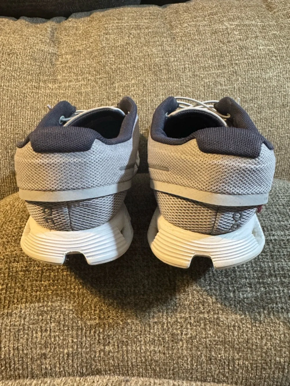 On Cloud 5 athletic Men’s running shoes Size 7 - Picture 9 of 11